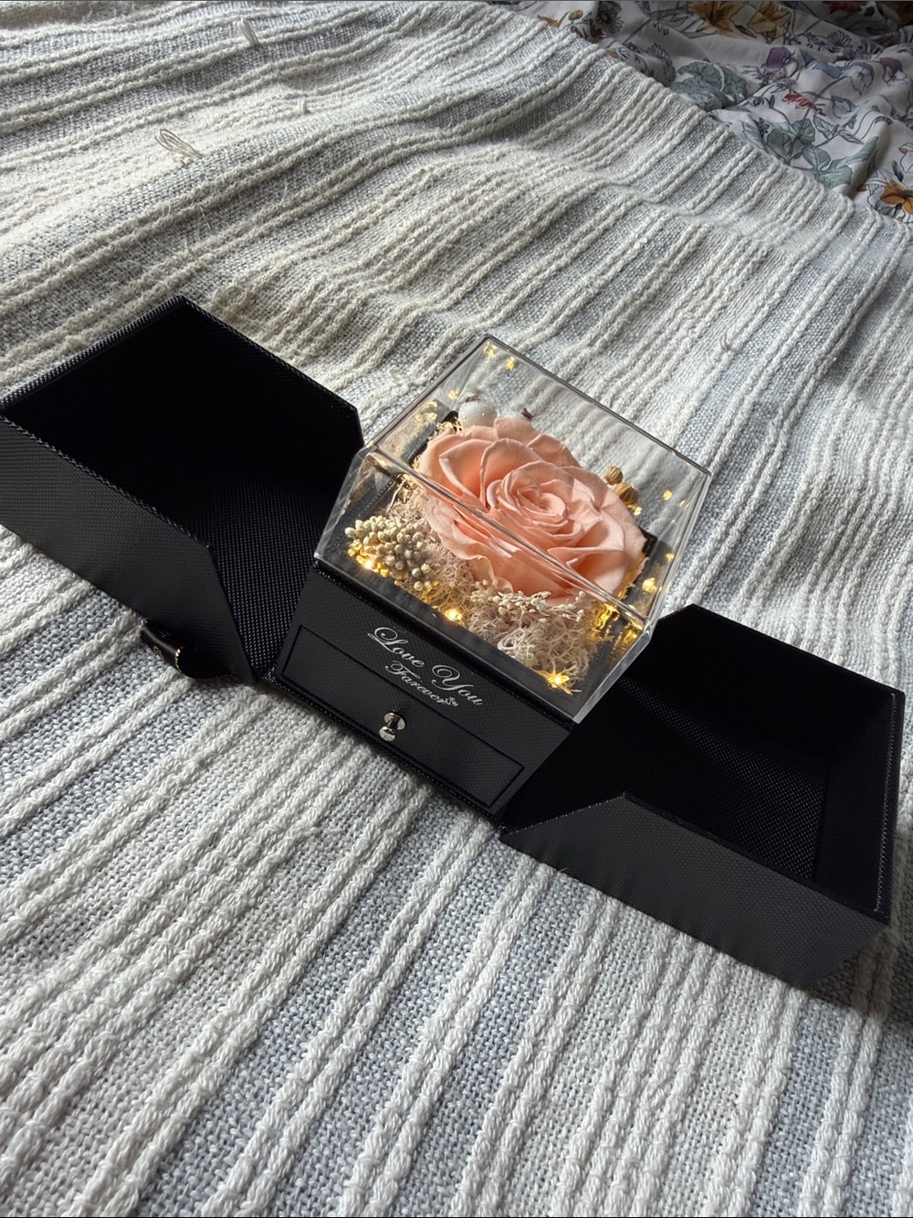 “Love you forever” Light up forever rose gift